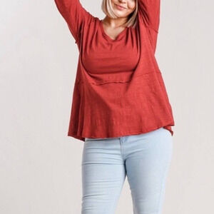 Umgee Flattering Peplum Raw Hem Womens Elevated Basic Brick Red 3/4 Blouse